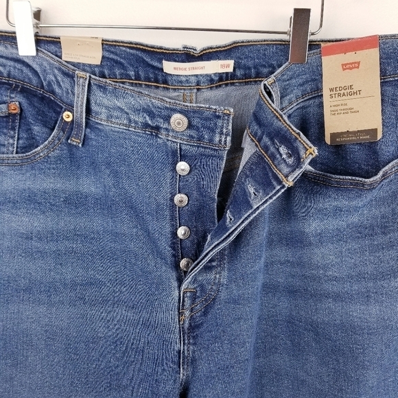 Levi's Wedgie Straight Fit A09770003 Button Fly Jeans NWT - Picture 9 of 14
